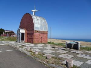 4日目　駐車場に唯一ある建物トイレ